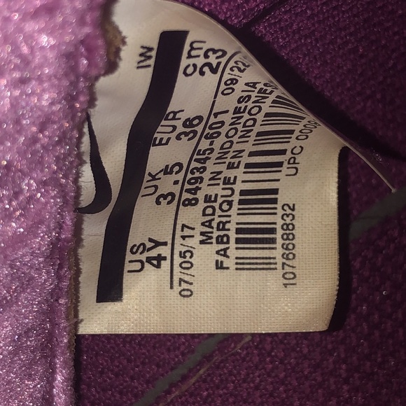 Air Force 1 Crushed Velvet size 4Y “Tea Berry” - Picture 14 of 16